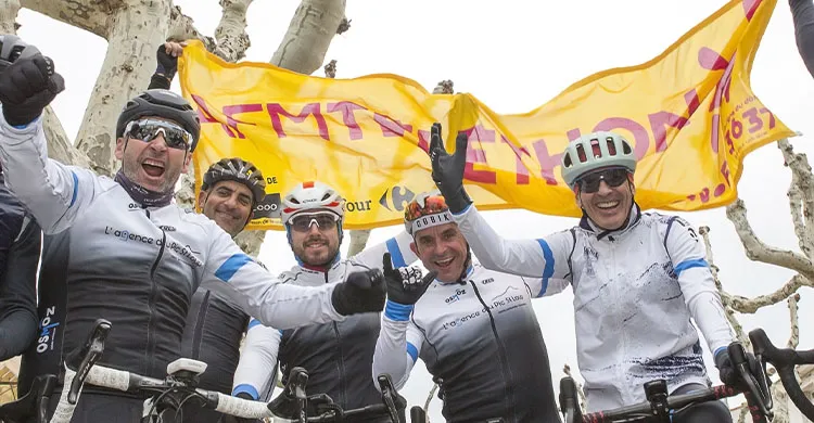 Des bénévoles lors d'une animation Téléthon